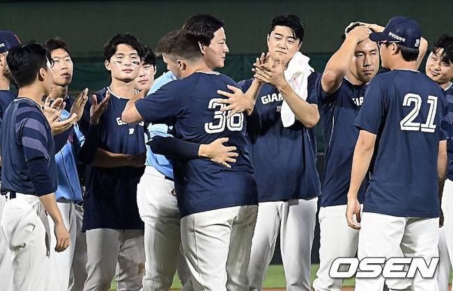 롯데 데이비슨, 10승 달성하고 방출 통보 비극...새 외인은