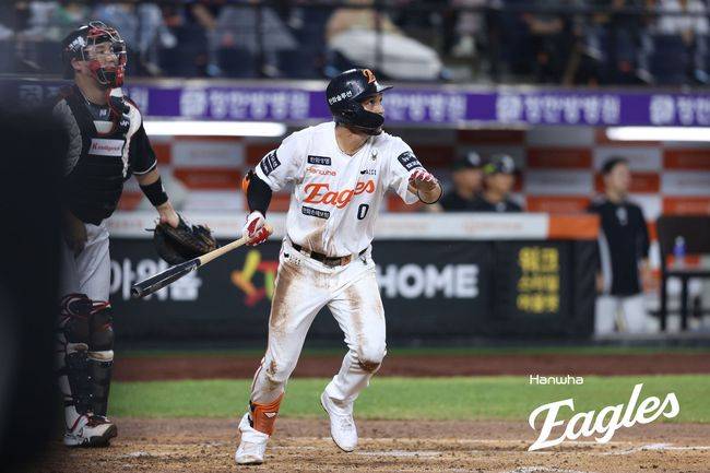 '개막 14연승' 폰세 또 이겼다, 한화 1위 탈환…김서현 연이틀 난조, KT 추격 뿌리치고 '진땀승' [대전 리뷰]