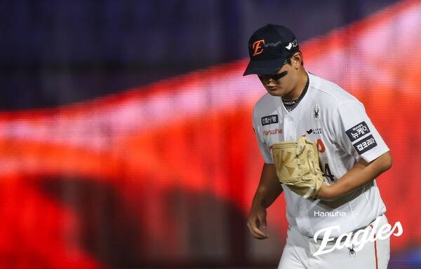 충격! 제2의 돌부처 김서현 '와르르' 무너졌다, 한화 공동 선두 복귀에도 울상
