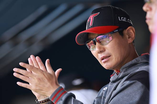 하루 만에 선두 내준 LG, 염경엽 “어제는 우리를 지치게 하는 야구··· 그런 야구 최대한 피해야”