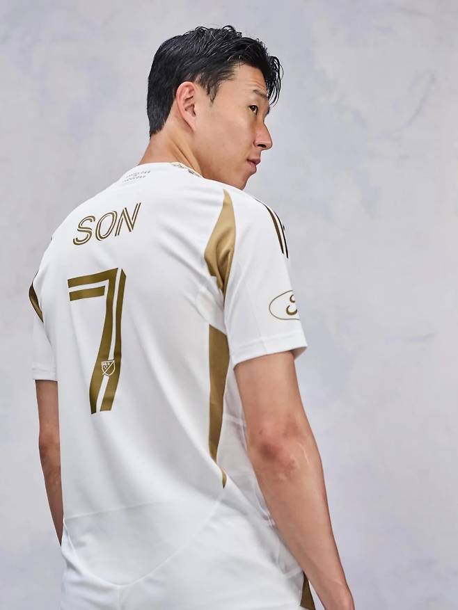 손흥민 ‘토트넘 삭제’ 10년 흔적 지웠다, 당당히 LAFC 추가! 팬들은 “공식 발표보다 더 가슴에 와닿는다” 아쉬움 토로