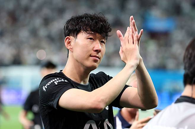 ‘오피셜’ 공식입장 떴다…냉혈한 레비 회장, 손흥민에게 고마움 표해 “역대 가장 위대한 선수 중 한 명, 영원히 감사할 것”