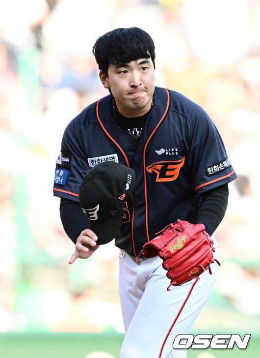 '또 충격 역전패' 한화 철벽 불펜 지쳤는데…죽으란 법 없다, 군대서 '46홀드' 지원군 온다