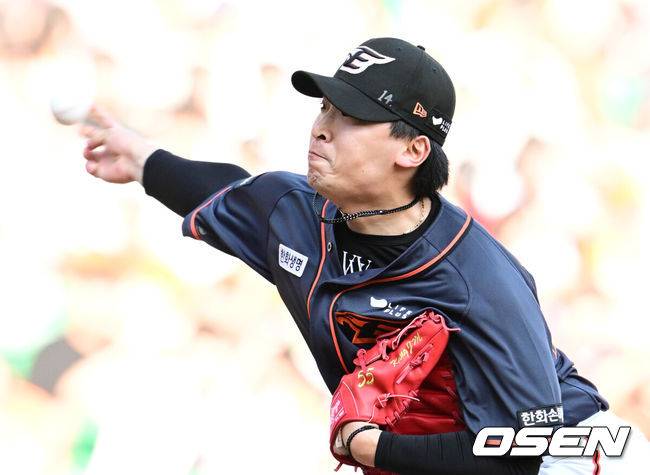 '또 충격 역전패' 한화 철벽 불펜 지쳤는데…죽으란 법 없다, 군대서 '46홀드' 지원군 온다