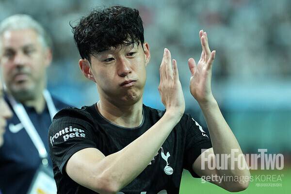 ‘비어버린 손흥민 지정석, 옆에서 고개 떨군 데이비스’…벌써 쏘니가 그리운 토트넘