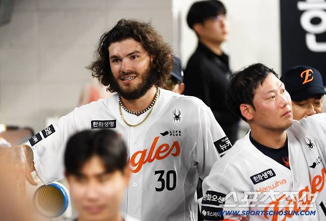 선동열·류현진도 못한 신기록까지 단 1걸음! 44년간 단 3명뿐…한화 에이스, '역사상 최초' 넘어 우승까지 달릴까 [SC포커스]