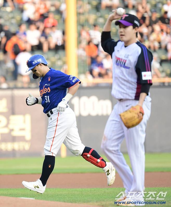'우승청부사' 한화 손아섭, 1회초 2구 만에 아웃! → LG 임찬규 커브에 당해