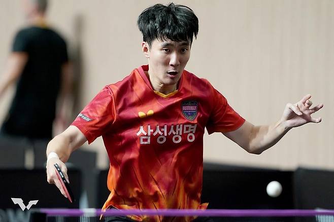 탁구 신유빈, 한일 간판 대결서 하리모토에 2-3 석패…32강 탈락