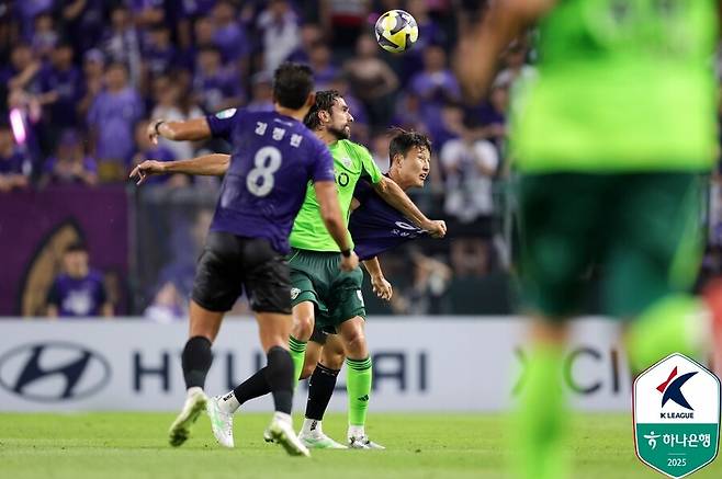 [현장 REVIEW] '중요한 순간, 슈퍼스타가 터졌다' 이승우 극장 결승골 폭발! 전북, 안양에 2-1 승리...21경기 무패 행진