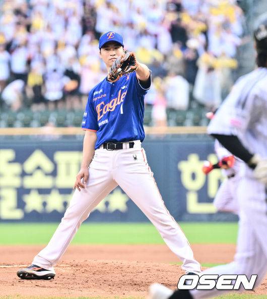 '이럴 수가' 78억 FA 투수, 1이닝 6실점 충격 강판...이럴거면 '깜짝 카드' 선발로 낼 걸