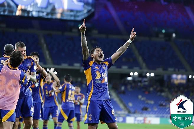 ‘울산 11경기 무승 깬’ 신태용 감독 소신발언 “내 축구에 포메이션 없다…그동안 단조로운 움직임 아쉬워” [SPO 현장 일문일답]