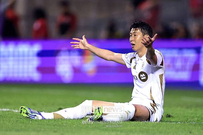 [MLS REVIEW] 이게 클래스다! 손흥민, 데뷔전부터 PK 획득 → 폭풍 스피드에 美 환호…LAFC, SON 덕에 시카고와 2-2 무승부