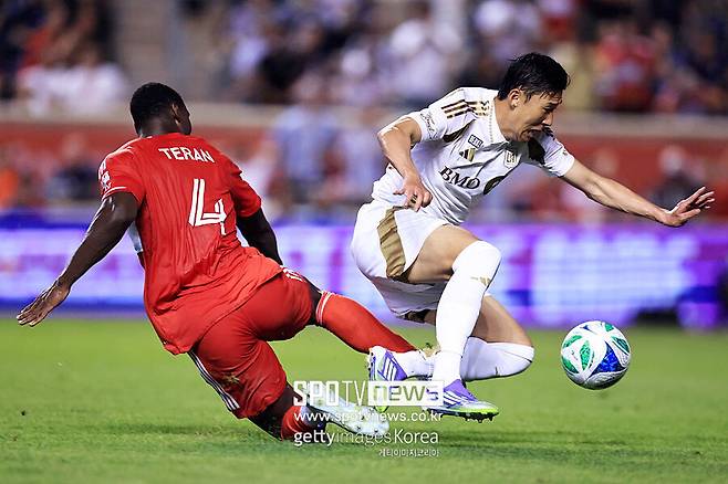 [MLS REVIEW] 이게 클래스다! 손흥민, 데뷔전부터 PK 획득 → 폭풍 스피드에 美 환호…LAFC, SON 덕에 시카고와 2-2 무승부
