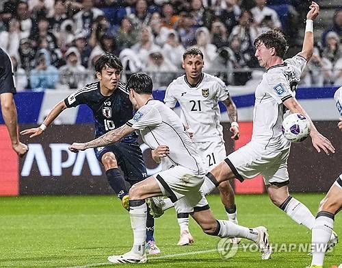 한국 감독 '나가!', 명분 없이 쫓아내더니…후임 사령탑 월드컵 예선 직전 '레전드 매치 참가'→클린스만과 비슷?
