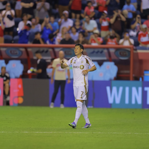 [mls.review] ‘손흥민이 해냈다’ 데뷔전 환상 PK 유도…LAFC, 시카고에 2-2 무