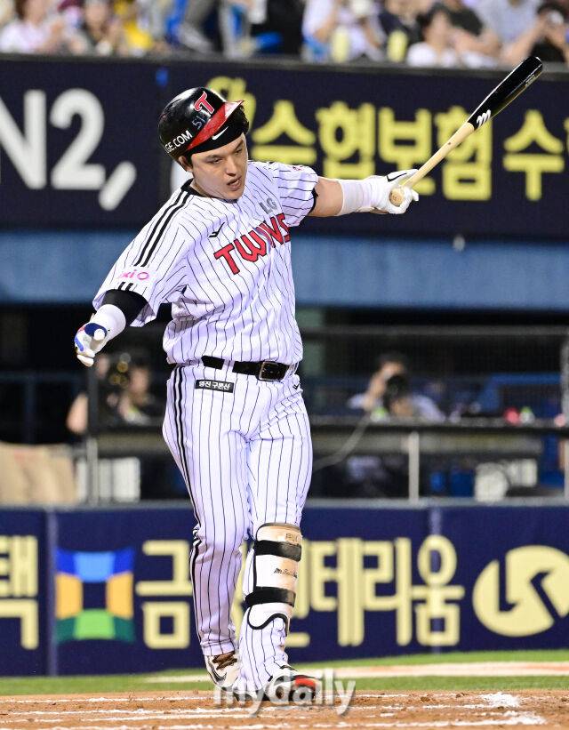 1점차에서 안일한 홈태그라니... LG 안방마님 공격도 수비도 안 풀린다 안풀려