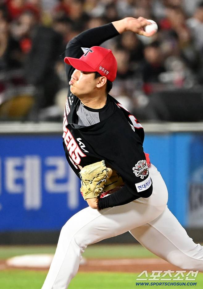 결정적 홈런 얻어맞고, 치명적 알까기 하고...초대형 트레이드 후 첫 친정 맞대결, 참혹했다 [창원 현장]