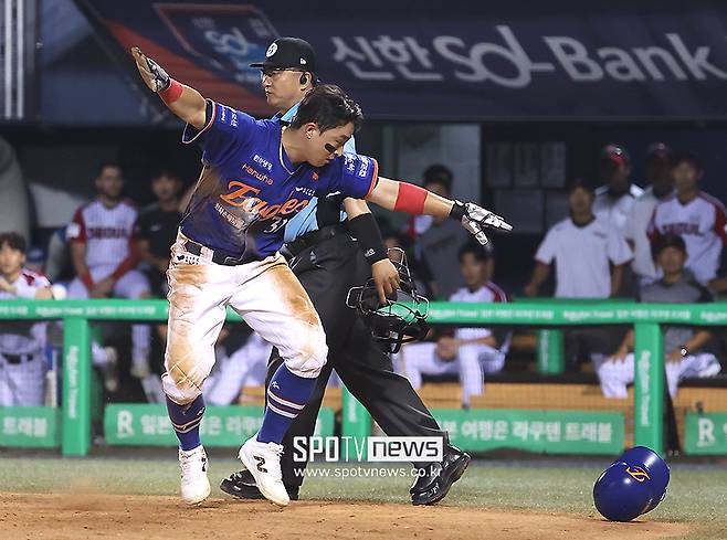 공 잡고도 태그 안 한 박동원, 주자 오기만 기다렸다…승부 내준 '안일한 플레이'