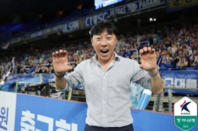 인도네시아 축구협회 '억장 와르르'...신태용 감독, 13년 만 K리그 데뷔전 승리→인니 매체도 대흥분