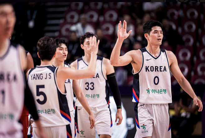 [남자 아시아컵] ‘6-16’으로 시작한 한국, 괌 대파 … ‘레바논전 결장’ 여준석, 4쿼터에 출전