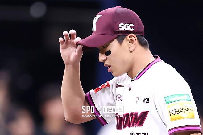 안우진과 키움, 기본 100억 이상 그냥 날렸나… 한화보다 더한 불명예 위기, 2026년 시계 수리될까