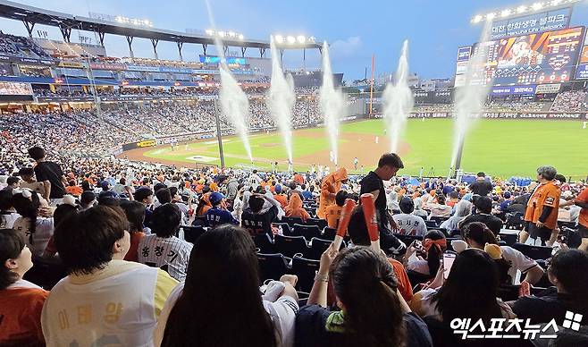 한화, KBO리그 44년 '초대형 새역사' 터트렸다…13일 롯데전 1만7000석 완판→한 시즌 최다 매진 신기록 [대전 현장]