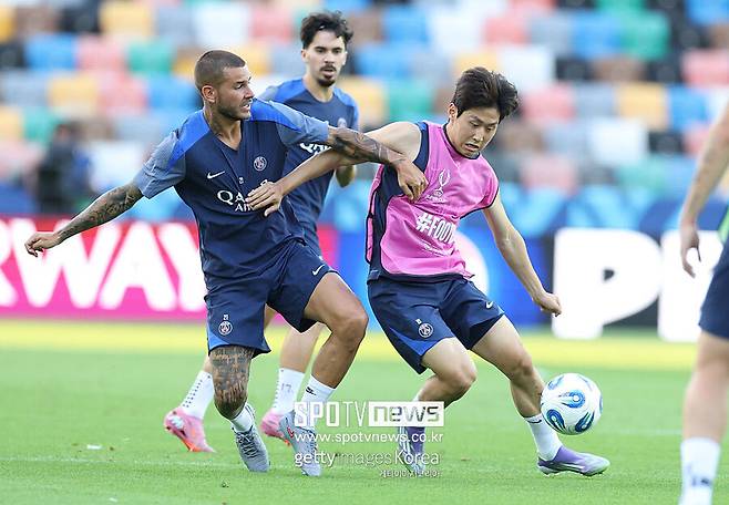 [전반 REVIEW] '손흥민 없는' 토트넘, 뮌헨전과 다르다!…슈퍼컵에서 PSG 압도→전반 1-0 리드