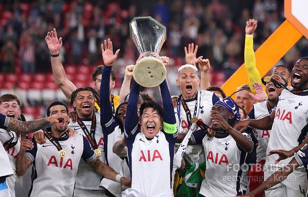 [리뷰] '이강인 만회골이 우승으로' PSG, 토트넘에 0-2→2-2 훌륭한 추격…승부차기 끝 토트넘 꺾고 첫 슈퍼컵 우승