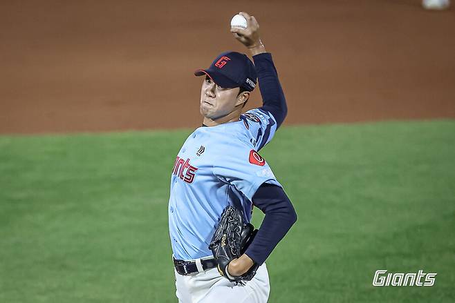 충격의 9실점→팬들 연락 쇄도…롯데 159km 만년유망주가 일어난 순간