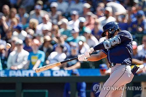 2루타 포함 멀티히트, 3출루까지… 드디어 터진 김하성[스한 이슈人]