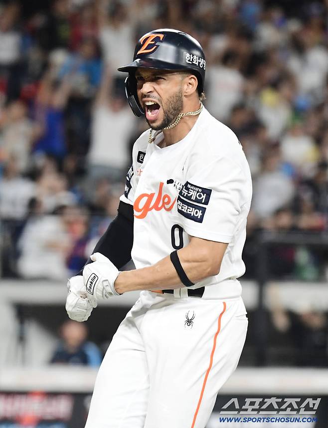 연장 11회 혈투, 한화가 끝냈다! 2위 한화, 441일 만에 롯데전 싹쓸이 '3위와 7.5G 차' [대전 리뷰]