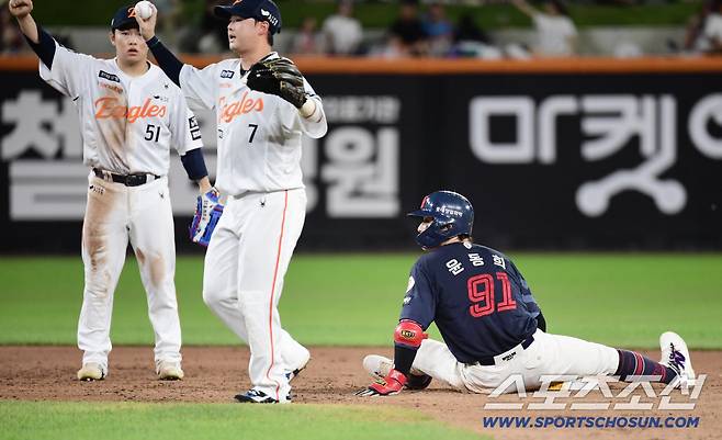 '가장 중요한 시기에 어쩌나 6연패...' 한화에 11회 연장 끝에 침몰한 롯데호, 6연패 깊은 수렁[대전현장]