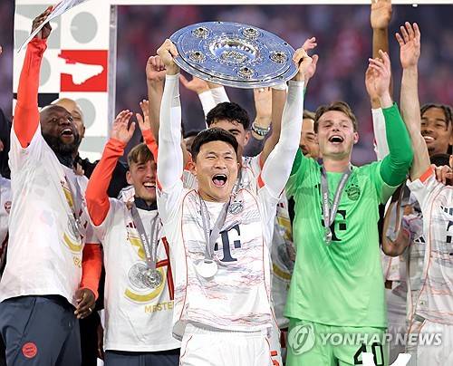韓 축구 초초대박, 광복 80주년에 日 이겼다!…'손·차·박·홍·김' 아시아 역대 BEST 11 쾌거→일본 4명 눌러