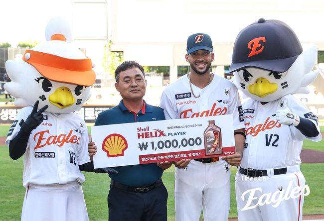 보너스만 벌써 400만원이라니…한화 외인 농사 대풍작, 리베라토 홈런시 7전 전승