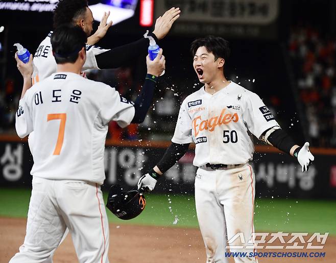 '병살병살' 레이예스 VS '동점솔로포' 리베라토. 외국인 타자가 이렇게 중요합니다[SC히어로]