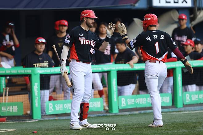 9회말 2사후 폭투→실책→동점···8일 만에 던진 정해영 BS, KIA 4연승 실패[스경x승부처]