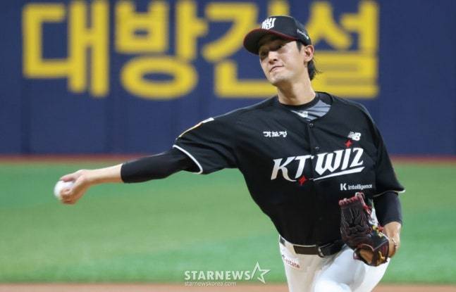 'KT 초비상' 안현민 병원행→소형준 ⅔이닝 5실점, 키움에 3-7 패배... 송성문 올해 첫 20홈런-20도루 [고척 리뷰]