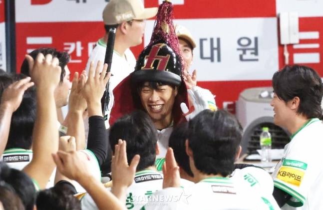 'KT 초비상' 안현민 병원행→소형준 ⅔이닝 5실점, 키움에 3-7 패배... 송성문 올해 첫 20홈런-20도루 [고척 리뷰]