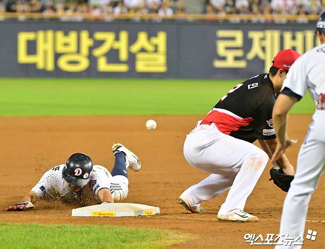 '9회 2사 1점 차'인데 왜 그리 성급했나? 고개 떨군 충격 3루 악송구→'KIA 단독 4위' 한순간 날아갔다 [잠실 현장]