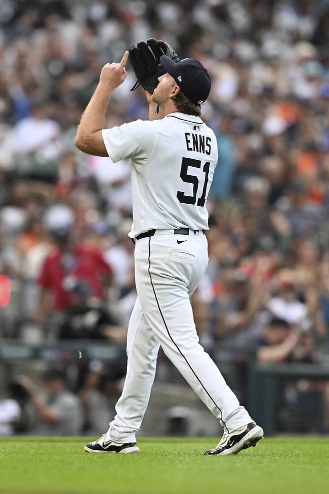 이 선수가 KBO 재계약 실패했다니…'채프먼급 삼진 페이스' 1421일 만에 세이브 챙겼다