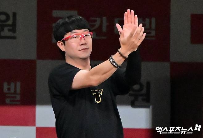 폰세 이어 2위라니! 'ERA 5.19→1.17' 대투수 대반전 비결 복면 러닝?…