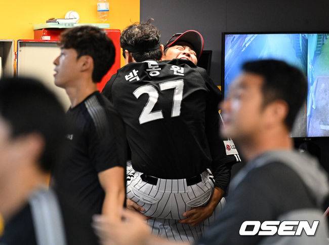 ‘19승4패’ LG 타선의 마지막 고민 사라진다, 1할타자 벼락 홈런 터지다