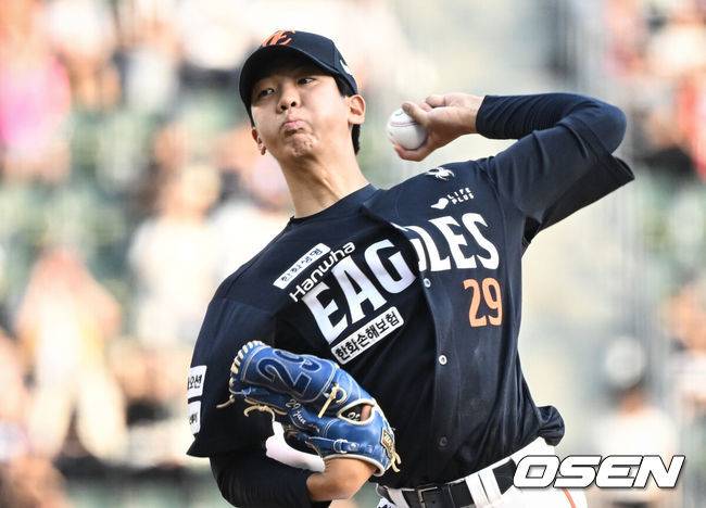 'ERA 1.46' 김기중 잘 던졌는데…왜 1군 엔트리 빠졌나, 17일 NC전 황준서 선발 투입