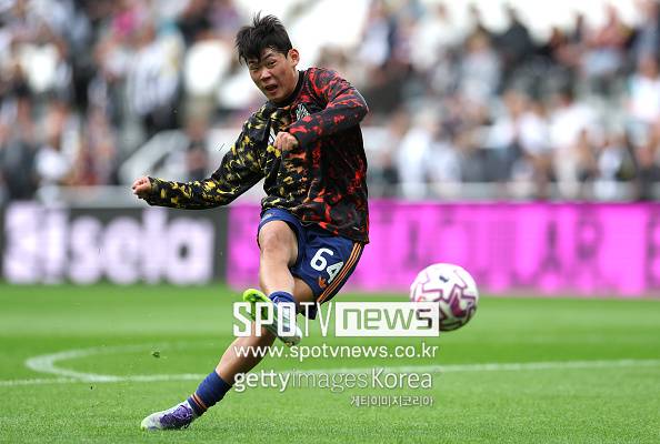 EPL 공식발표 ‘오피셜’ 코리안 음바페, 뉴캐슬 팀 훈련 확인…韓 최초 10대 데뷔+개막전 엔트리 임박 “박승수 빌라전 앞두고 훈련 진행”