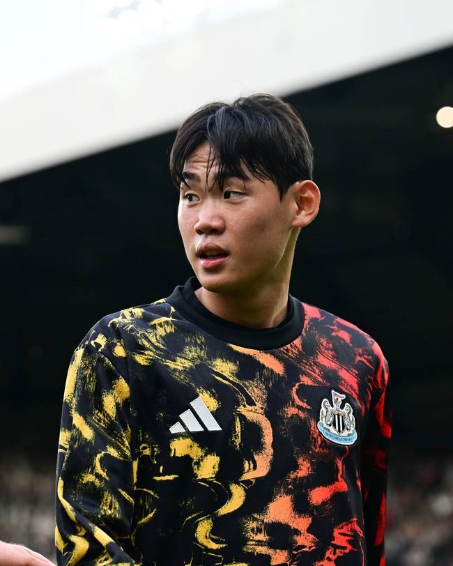 오늘 밤 韓축구 역사 새로 쓰일까...박승수, 16번째 PL 데뷔 기대감!