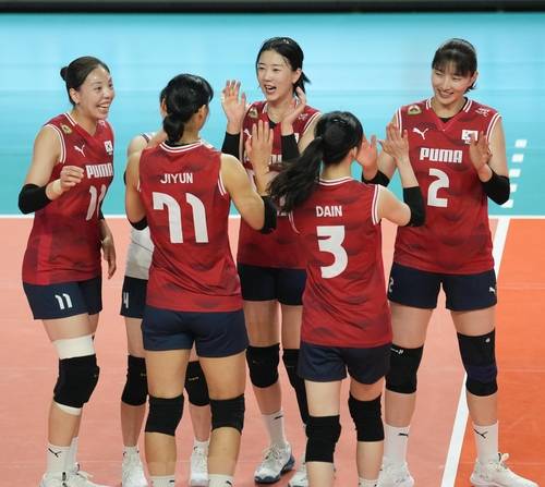 女배구, 한일전 이기고도 싸늘한 민심… 왜?