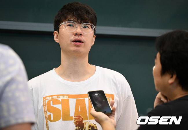 아쉬움의 눈물 흘린 한국농구 에이스 이현중 “귀화선수, 국제경쟁력 위해 당연히 필요” [오!쎈 현장]