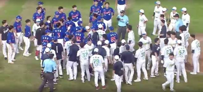 문동주 부상 악재→