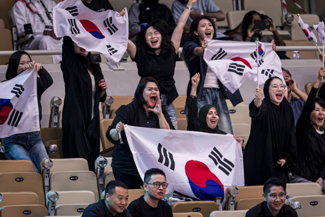 ‘대충격’ 대한민국 팬들 향한 中 매체의 황당 비난 “다시는 경기를 하지 않겠다고 위협! 스포츠 기본 원칙 어겨” [아시아컵]