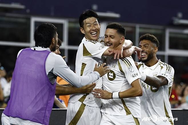 메시보다 잘해! 손흥민, MLS 첫 선발서 '데뷔 도움+최고 평점+MVP'... 기회 창출 5회·슈팅 4회 말이 되나